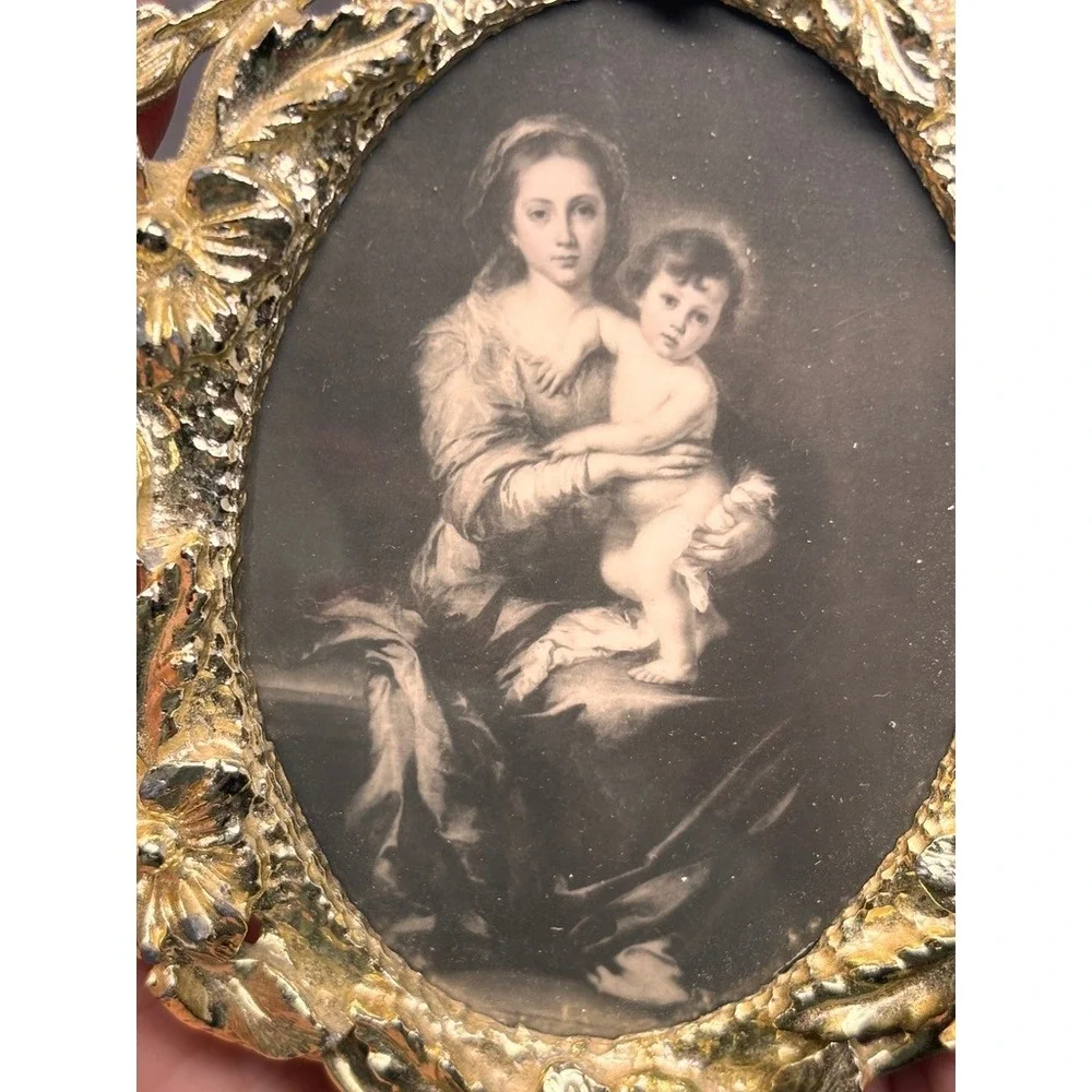 Vintage Gold Tone Floral Oval Mini Picture Frame Madonna Child Victorian Style